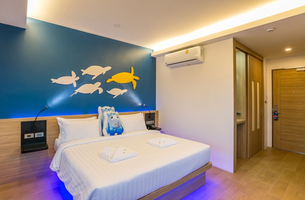 Sea Tales Pool Terrace - Photo 2