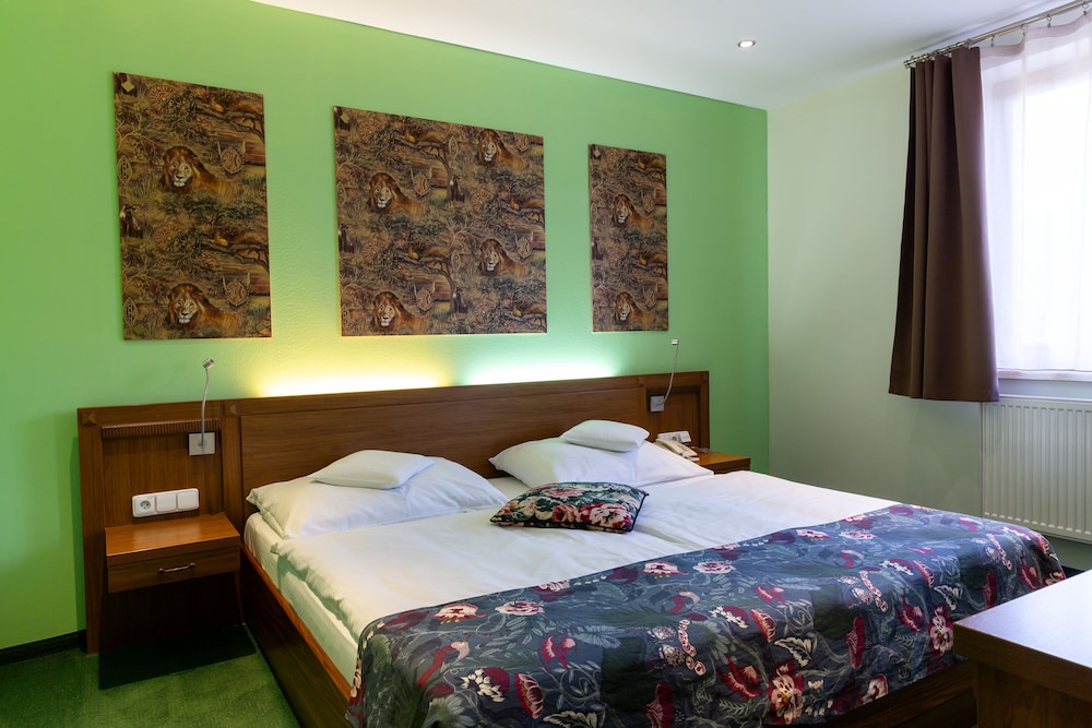 Superior Apartment, 1 King Bed with Sofa bed, Non Smoking, City View - Photo 4