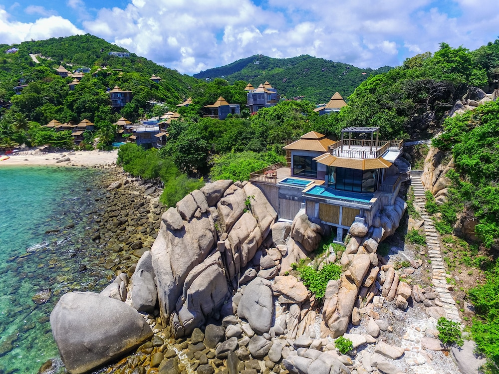 Honeymoon Villa, 1 King Bed, Balcony, Sea View photo 2