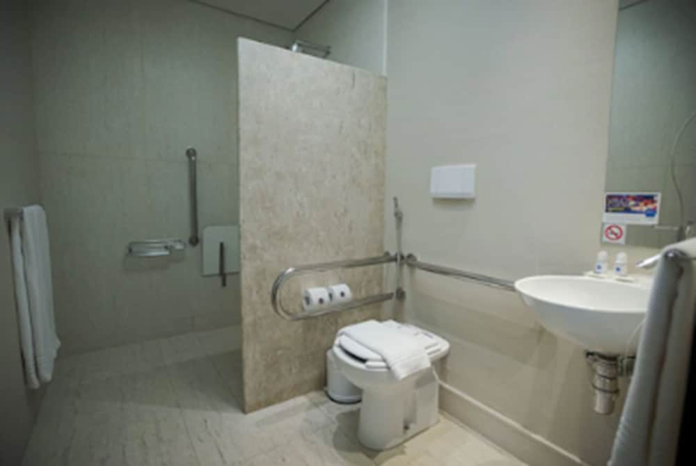 Double Room thumbnail 6