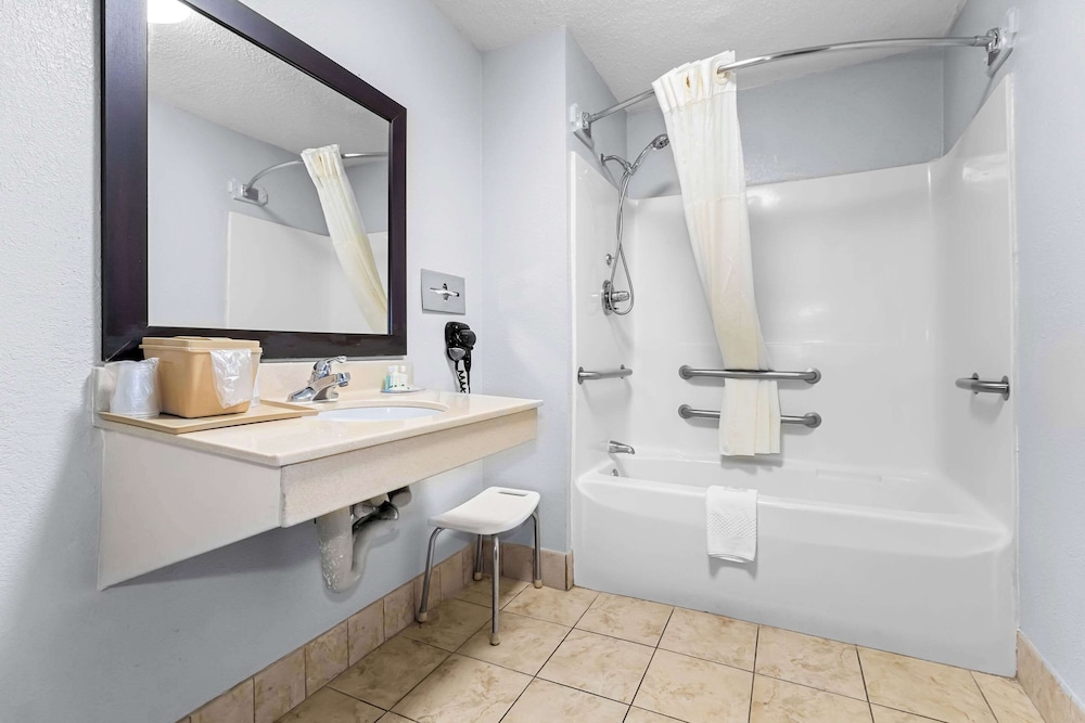 Quality Inn & Suites Florence Civic Center, Photo 2