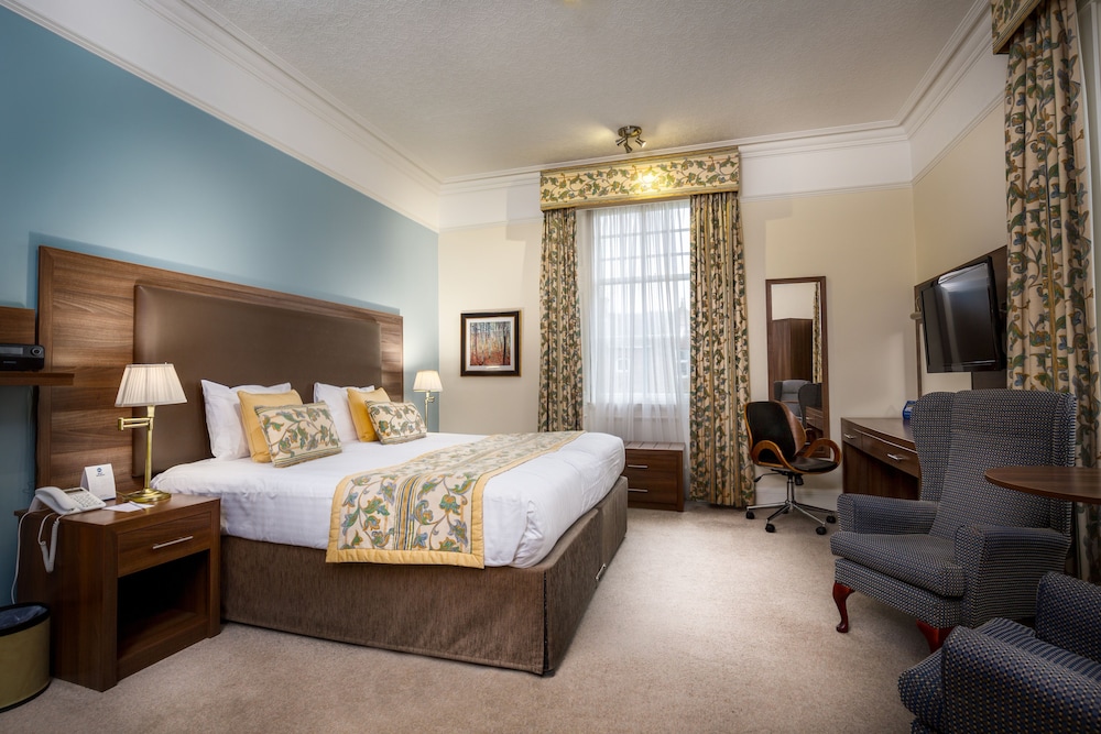 Standard Room, 1 King Bed, Non Smoking photo 2
