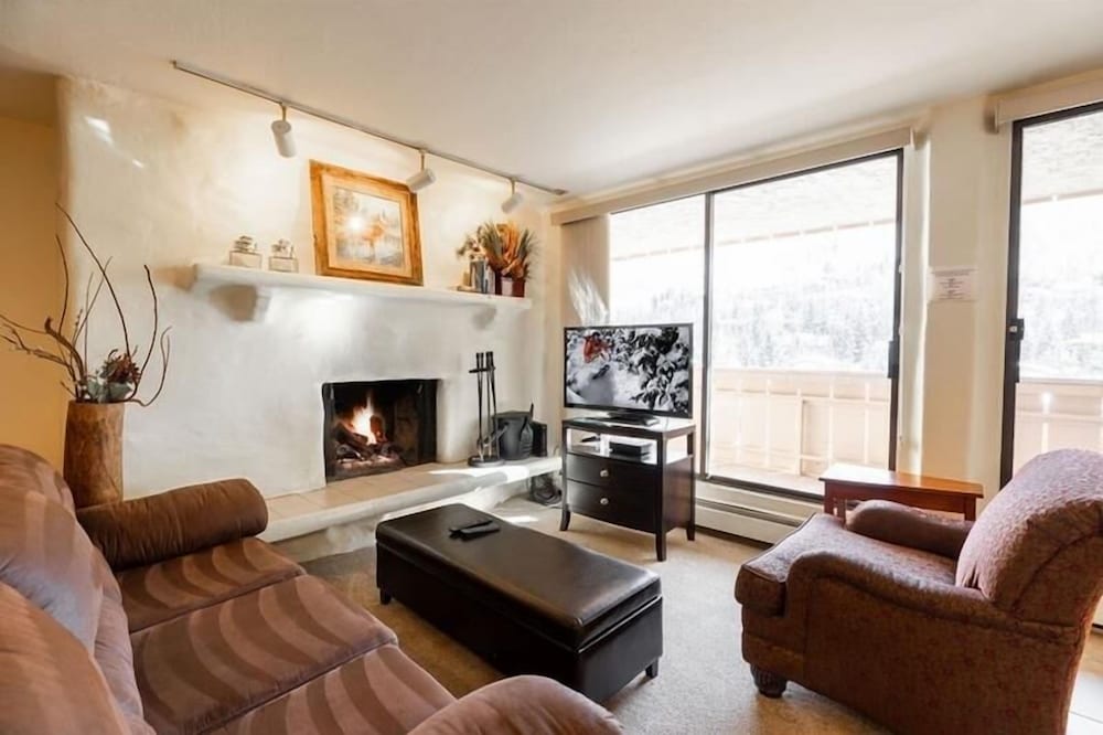 Condo, 2 Bedrooms
