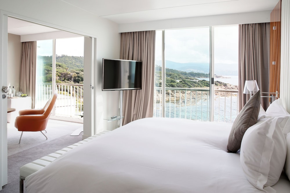Superior Suite, 1 King Bed photo 3