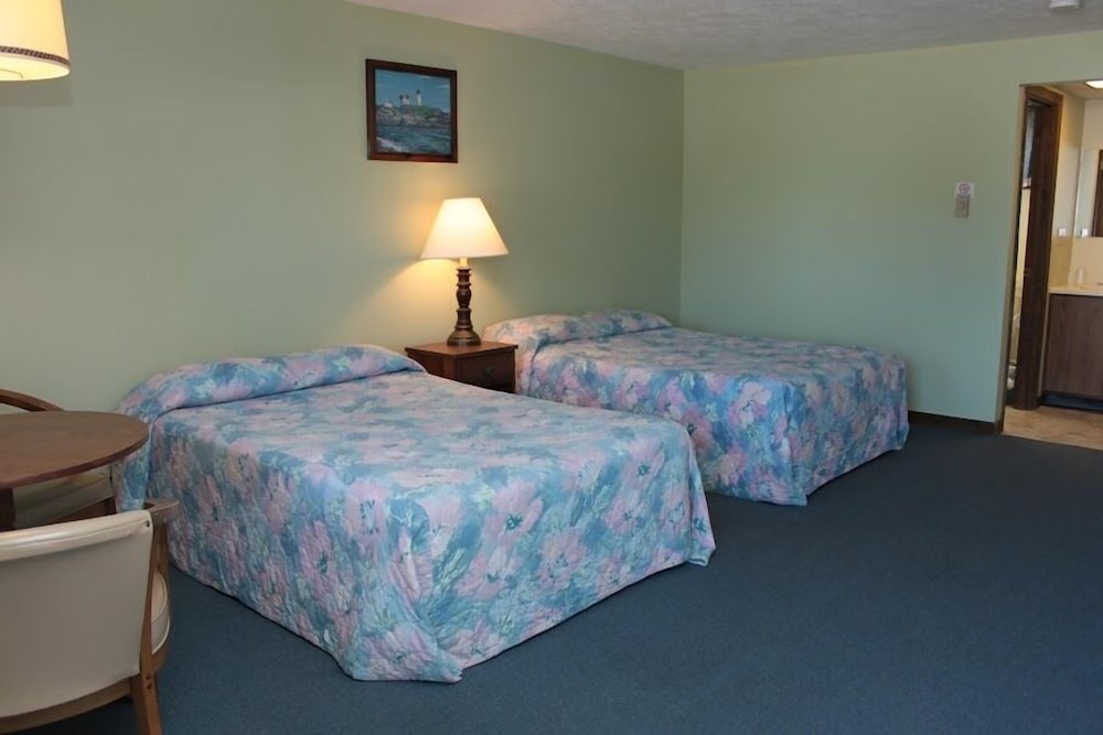 Air Conditioned Motel Room 1, 2 Double Beds, Non-Smoking photo 1