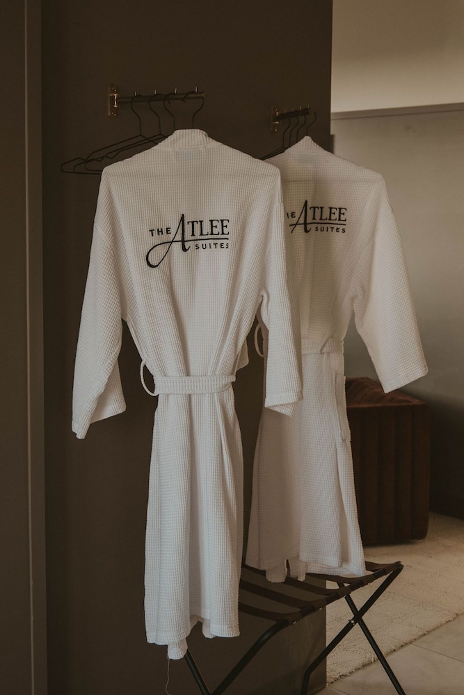Exclusive Suite, 1 King Bed, Hot Tub - Photo 3