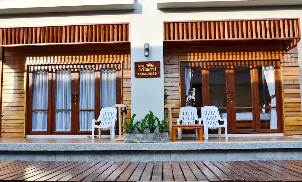 Deluxe Garden Room (First Floor) photo 3