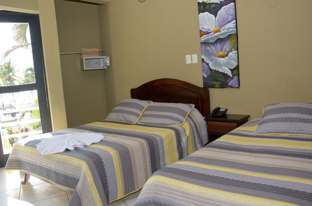 Standard Triple Room - Photo 3