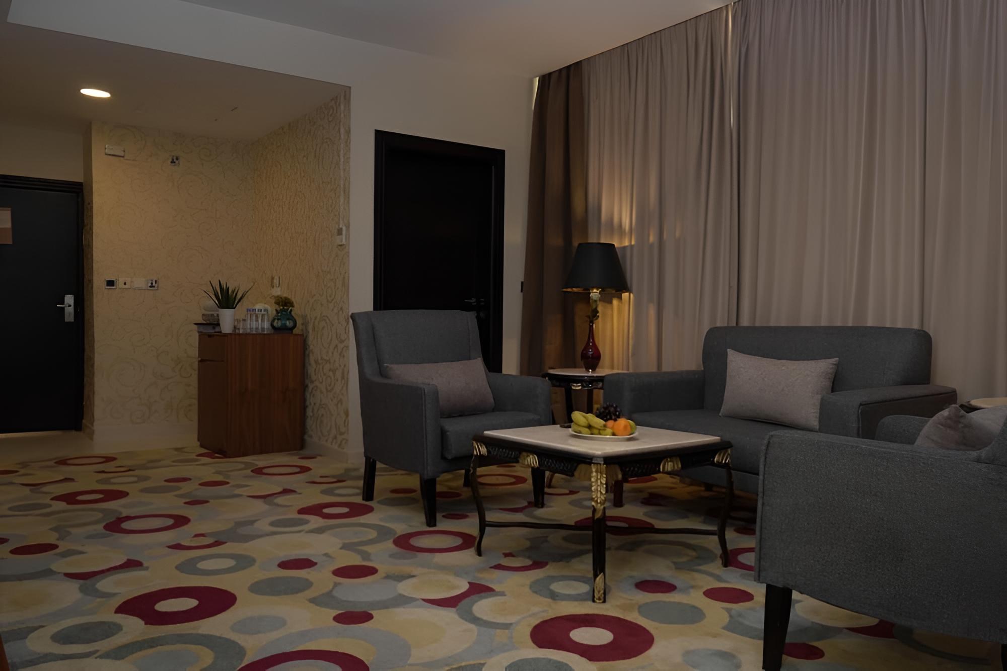 Business Suite photo 3