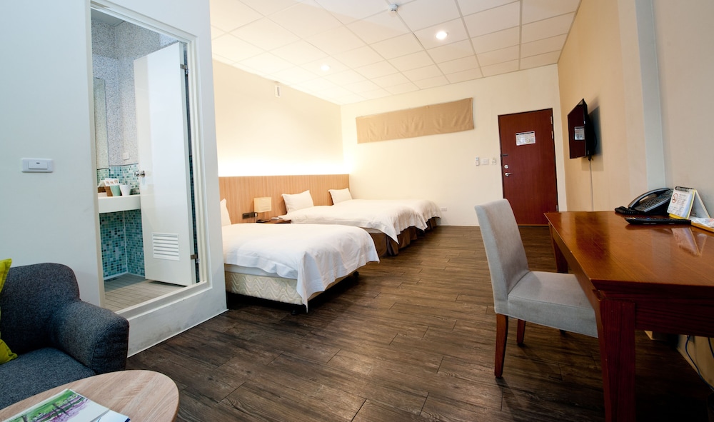 Basic Triple Room photo 2