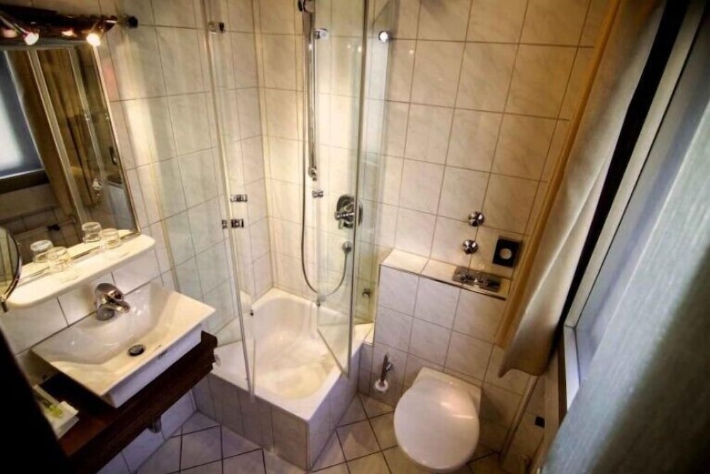 Standard Double Room - Photo 6
