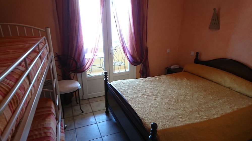 Family Room, Balcony photo 1