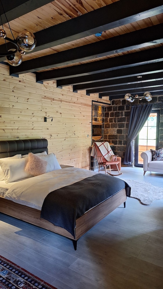 Comfort Triple Room, Mountain View photo 1