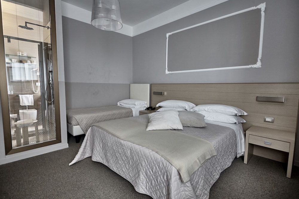 Deluxe Triple Room, Partial Sea View photo 1