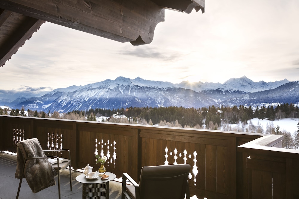 Penthouse, 2 Bedrooms, Balcony, Mountain View photo 2