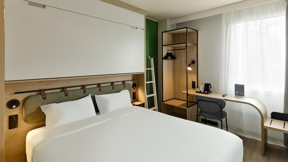 Standard Room, Multiple Beds photo 1