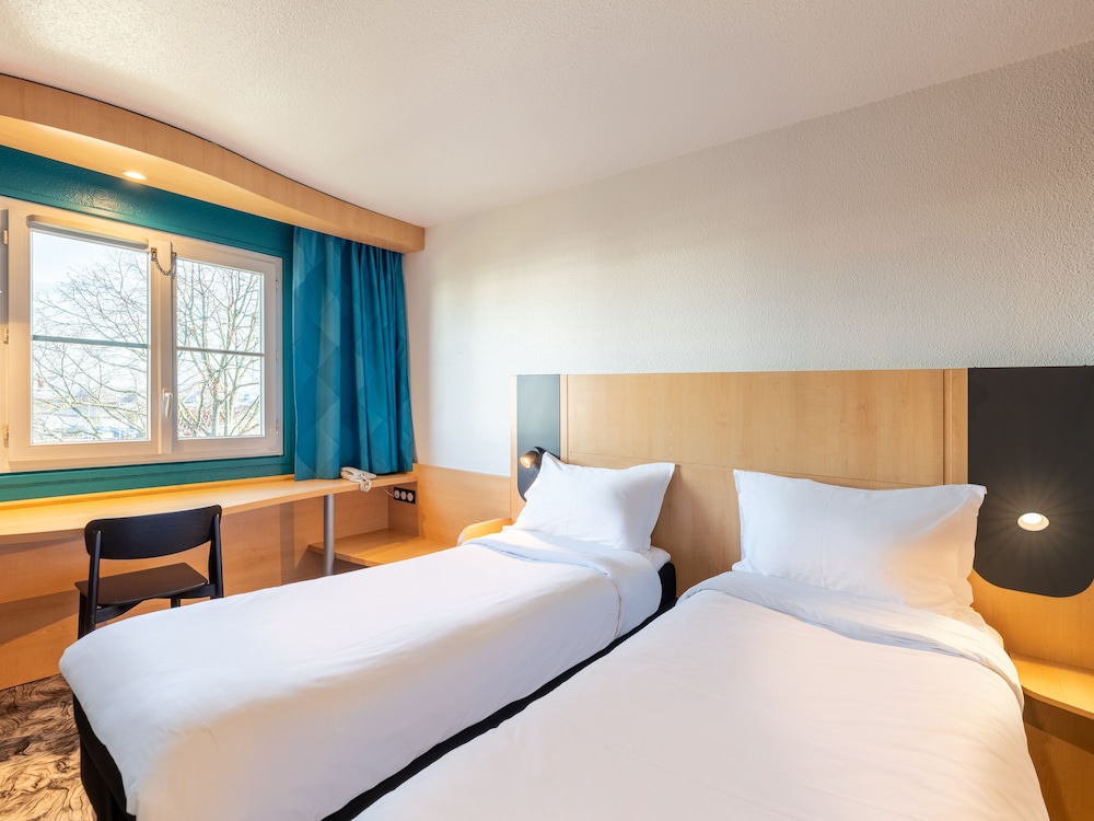 Twin Room, Non Smoking - Photo 1