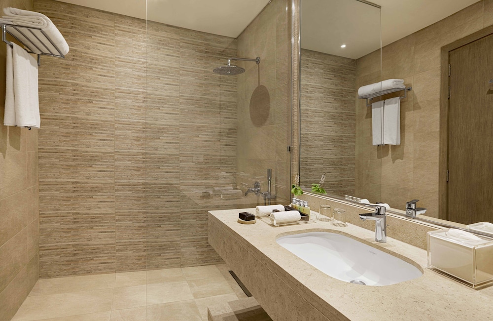 Superior Room, Pool View (Queen Or Twin Beds) - Photo 7
