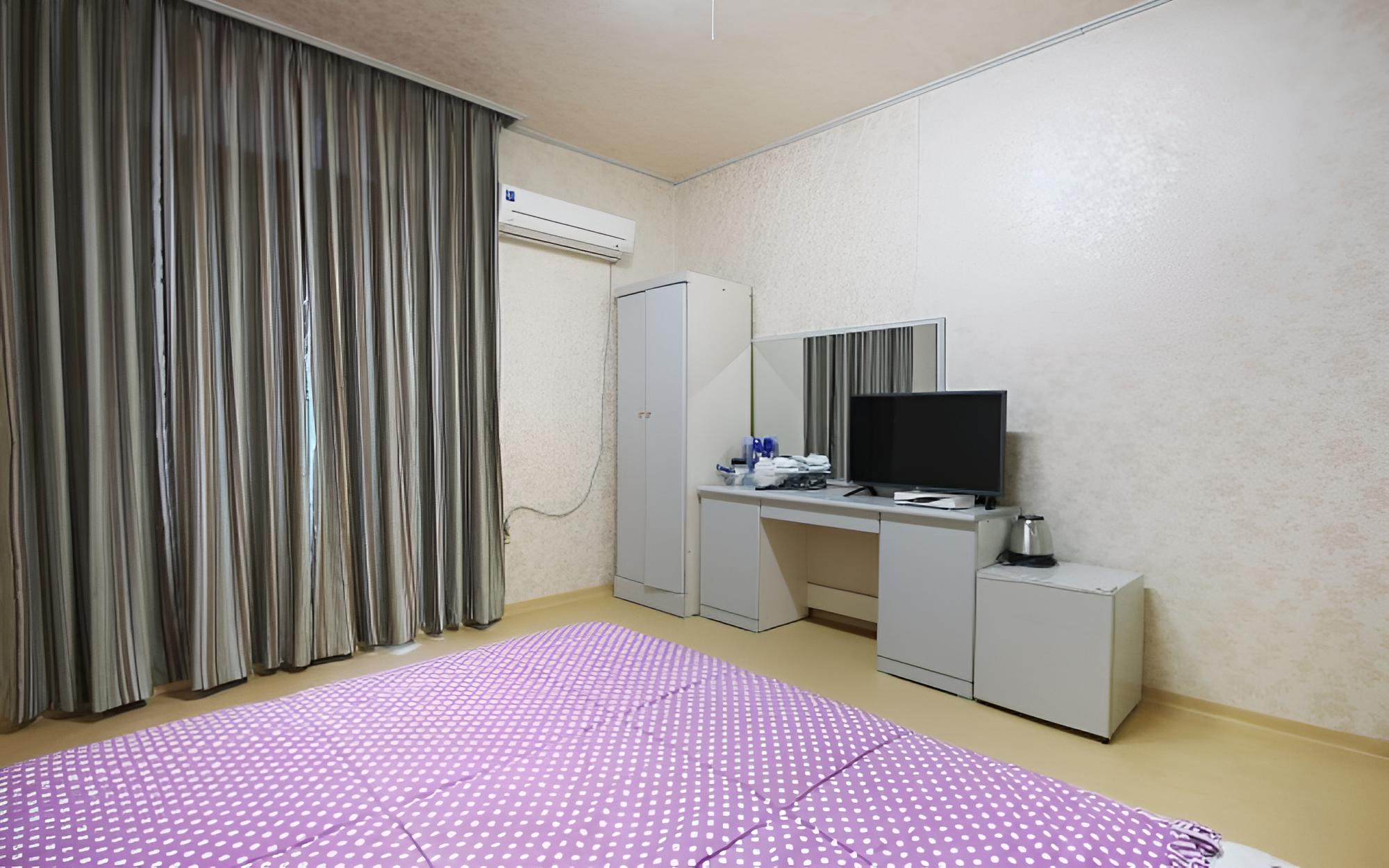 Room (Standard Room) - Photo 1