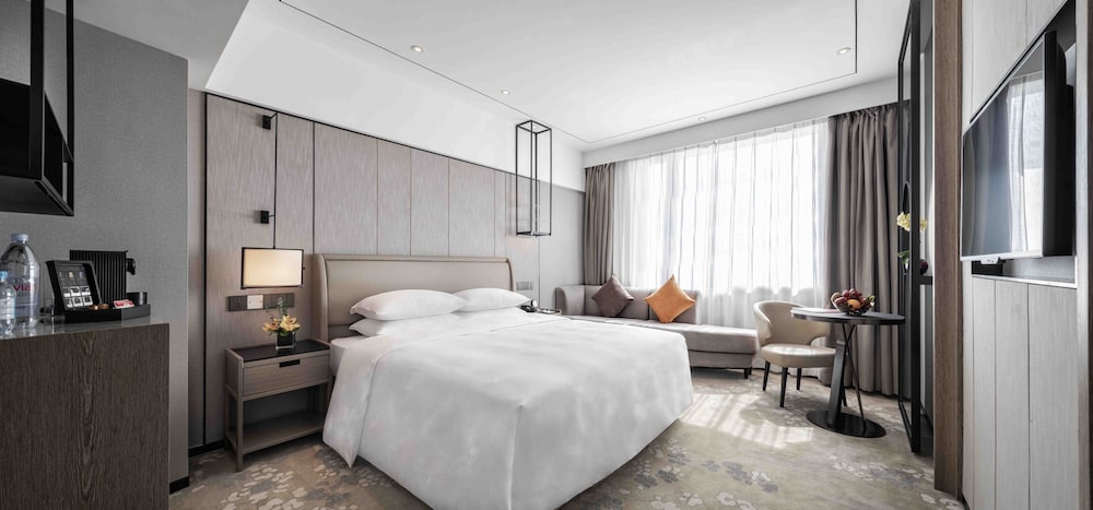 Landmark Theme River View Double Room - Photo 1