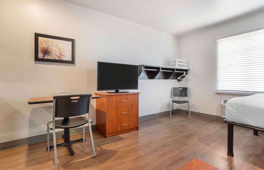 Deluxe Studio, 1 Double Bed with Sofa bed, Non Smoking, Refrigerator & Microwave photo 2