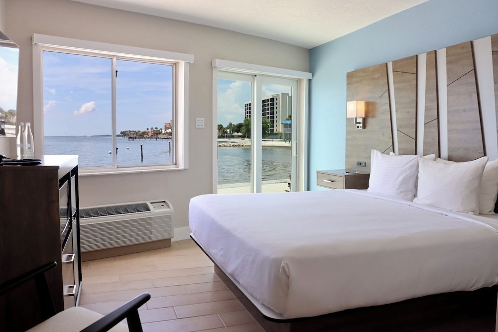 Premier Waterside 2 Bedroom Suite - Photo 1