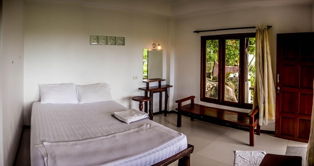 Deluxe Ocean View Double Room 12
