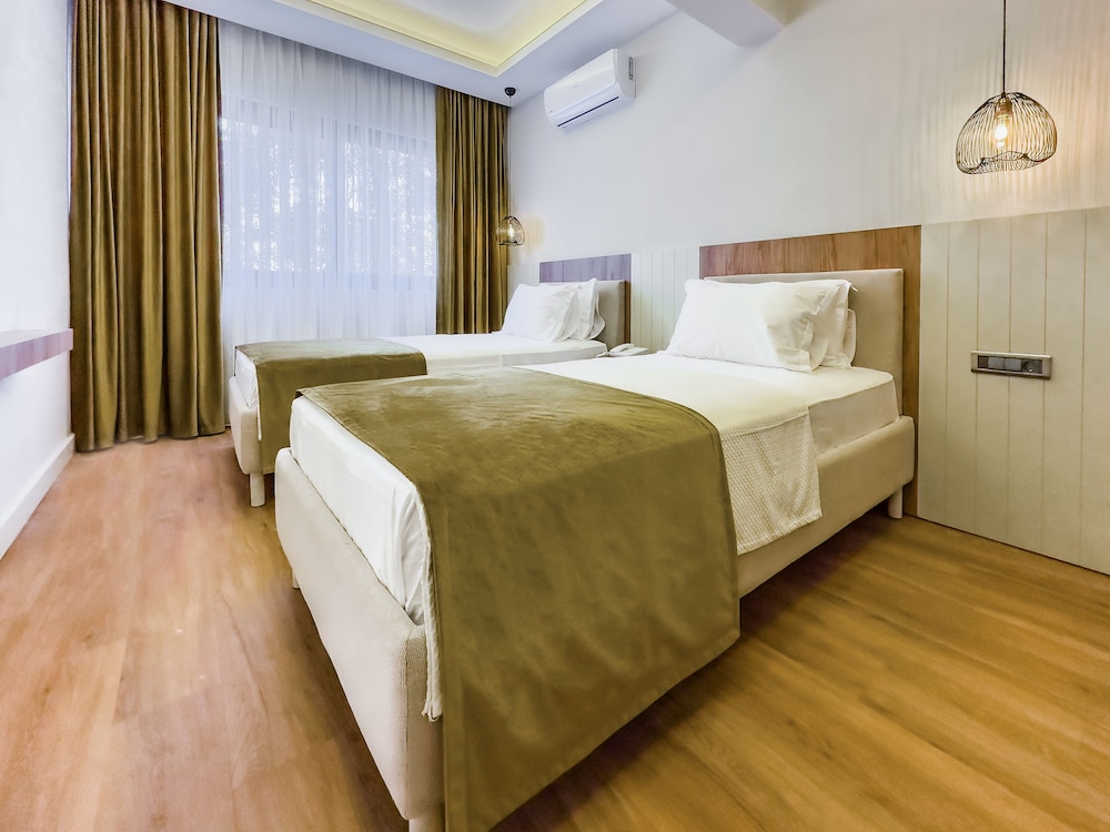 Deluxe Twin Room,Side Sea View - Photo 9