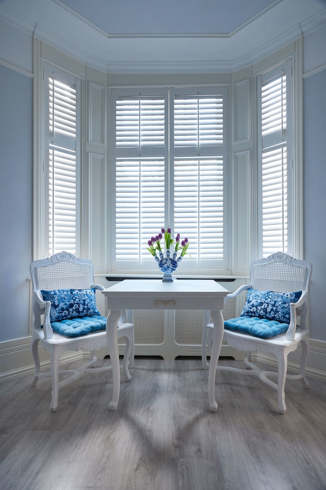 Deluxe Double Room, 1 King Bed, Ensuite photo 2