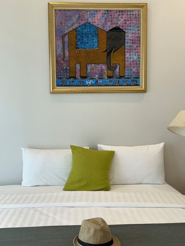 3 Bedroom Exclusive Apartment (Unit 603) photo 2