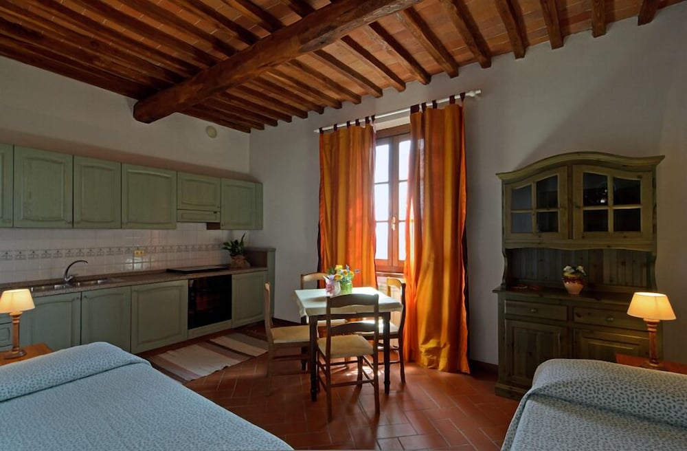 Apartment, 1 Bedroom (and 2 single beds) photo 2