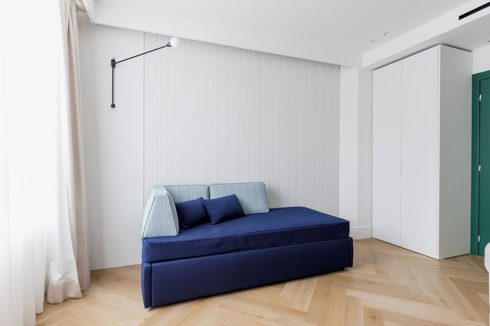 Suite - Photo 3