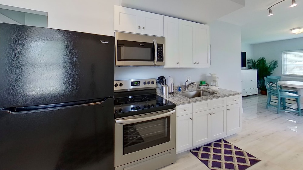 Condo, 2 Bedrooms, Patio (waterview) photo 3
