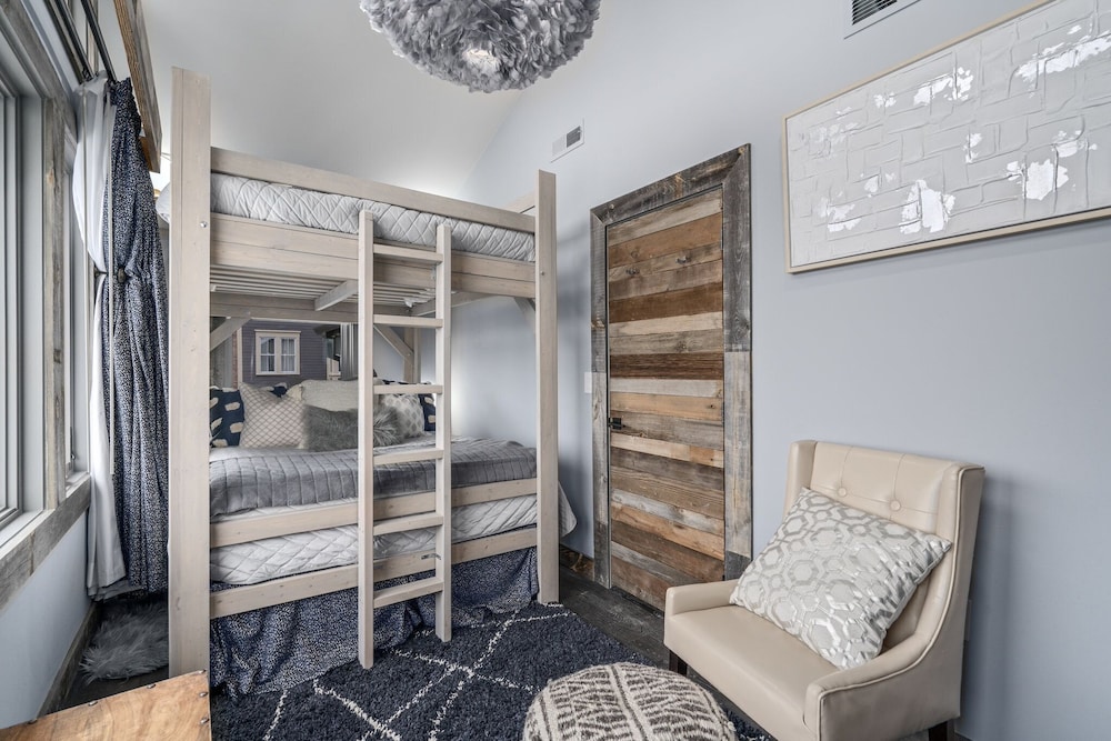 Deluxe Condo, 3 Bedrooms, 3 Bathrooms, Slope side photo 2