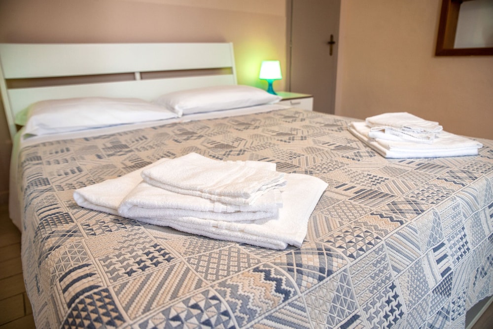 Double or Twin Room, Private Bathroom, Partial Sea View