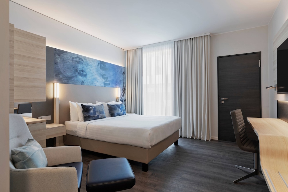 Superior Room, 1 King Bed with Sofa bed - Photo 1