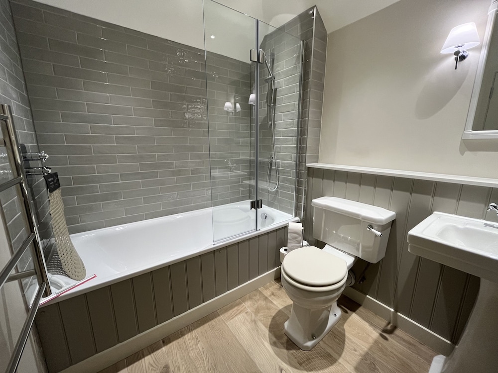 Classic House, Ensuite - Photo 19