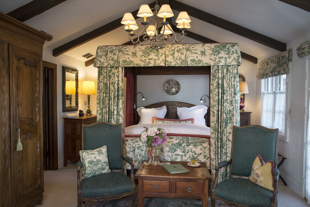 Room, 1 King Bed (The Mint Room) photo 1
