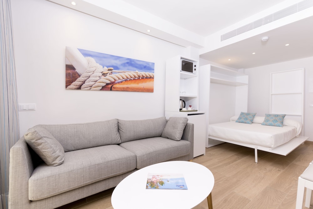 Suite, Balcony (2 adults)