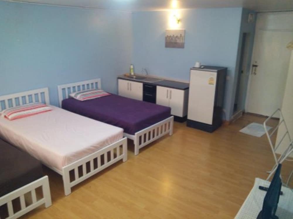Room, 2 Bedrooms photo 1