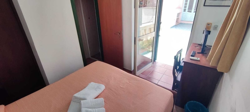 City Room photo 2