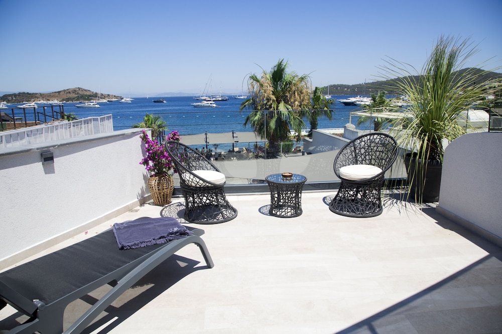 Honeymoon Room, Sea View photo 2