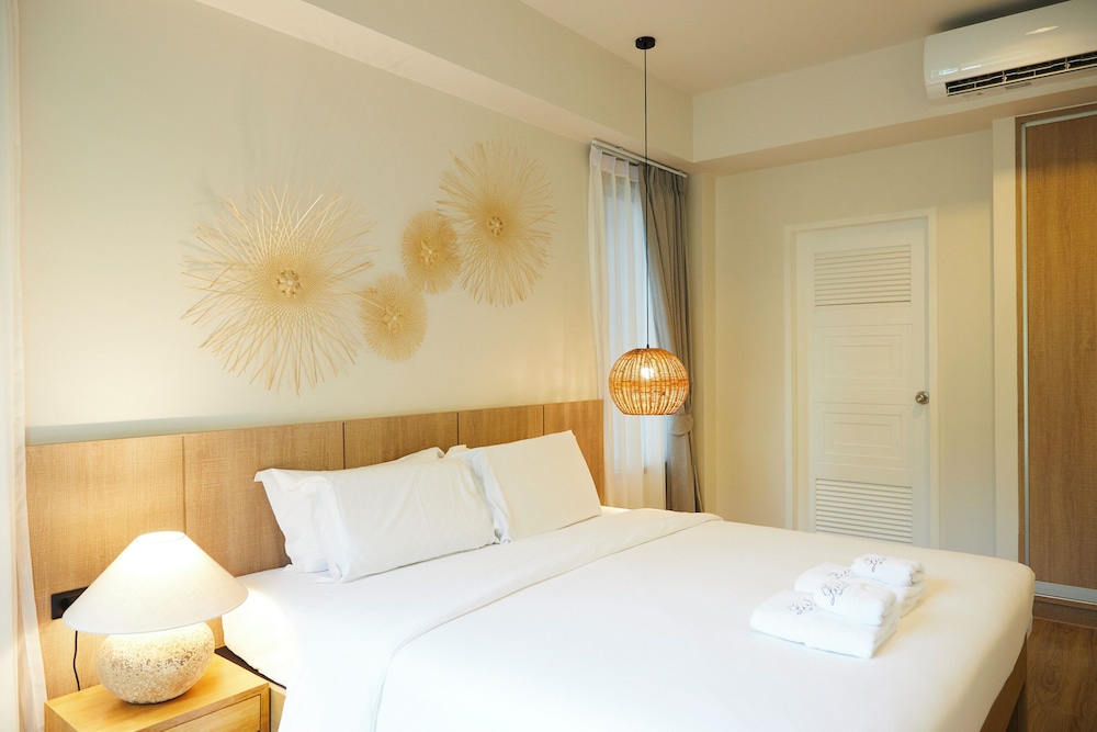 Leela Signature Suite photo 2