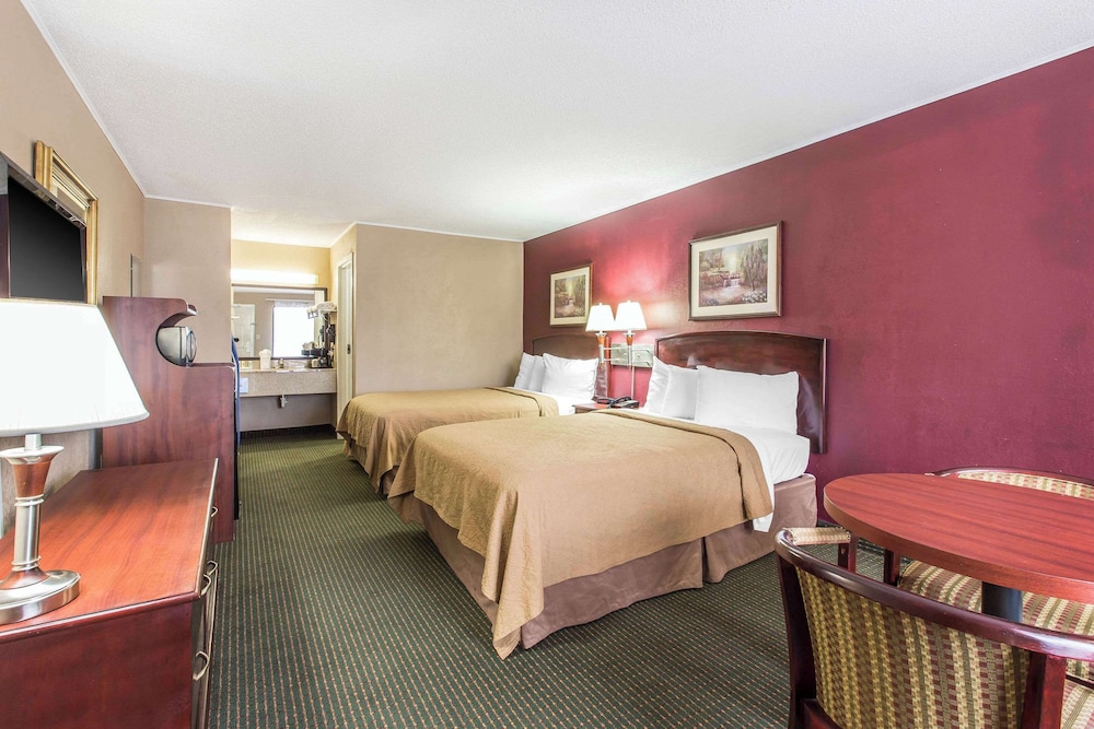 Standard Double Room, 2 Double Beds, Non Smoking - Photo 1