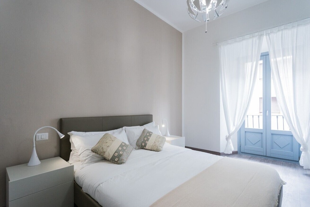 Apartment (Central & Modern Apartment)