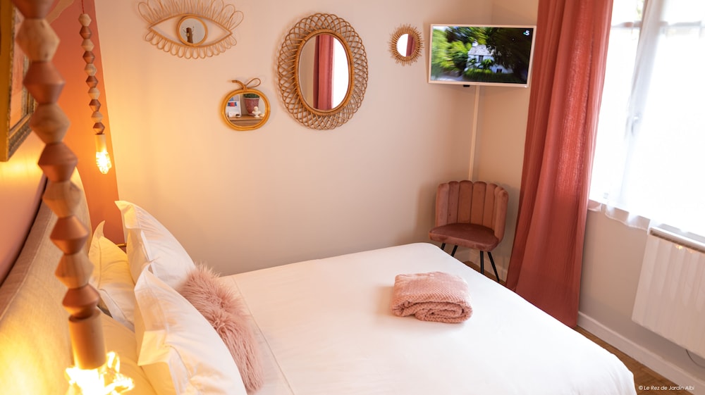 Comfort Double Room, Private Bathroom, City View - Photo 6