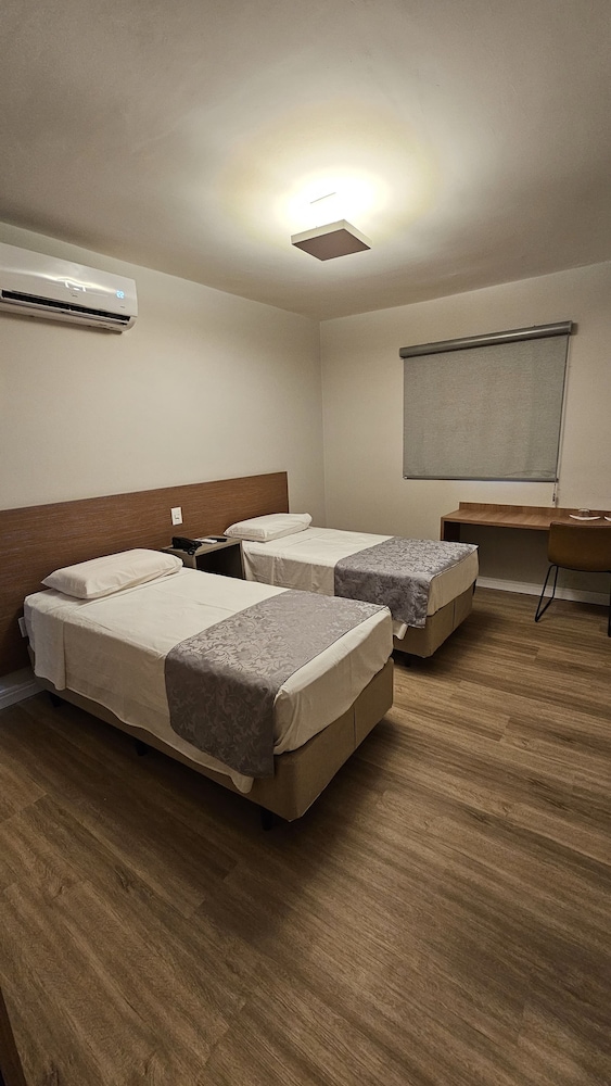 Luxury Twin Room, City View photo 1