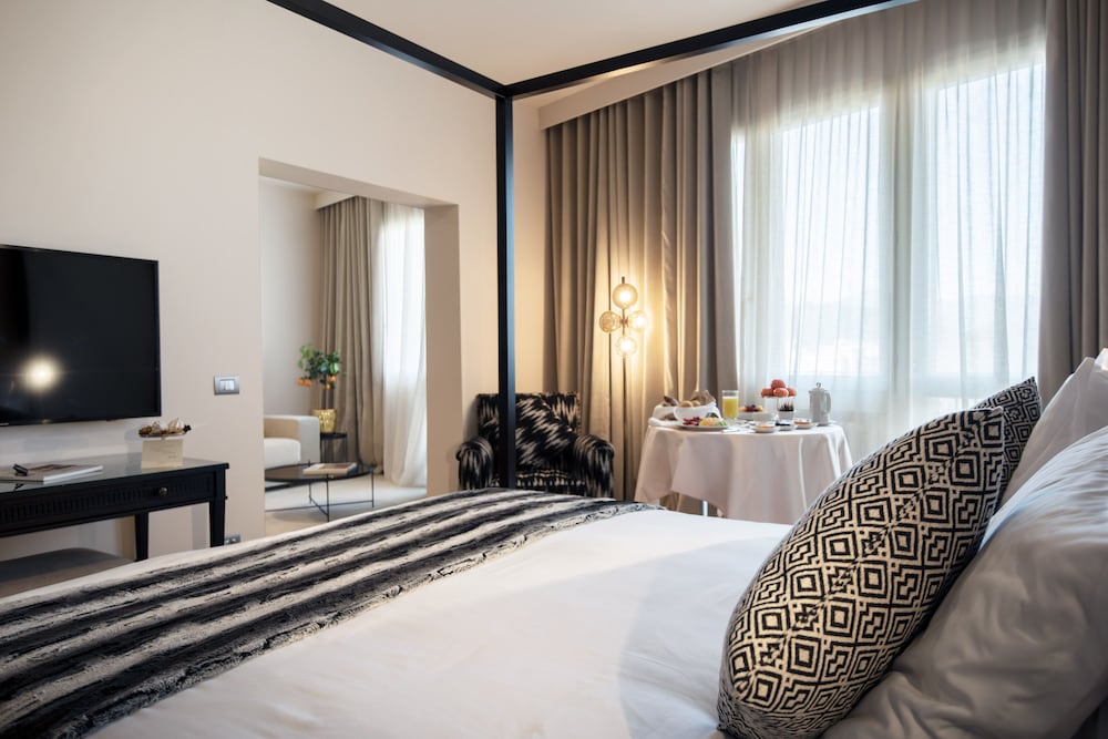 Deluxe Studio Suite, 1 King Bed