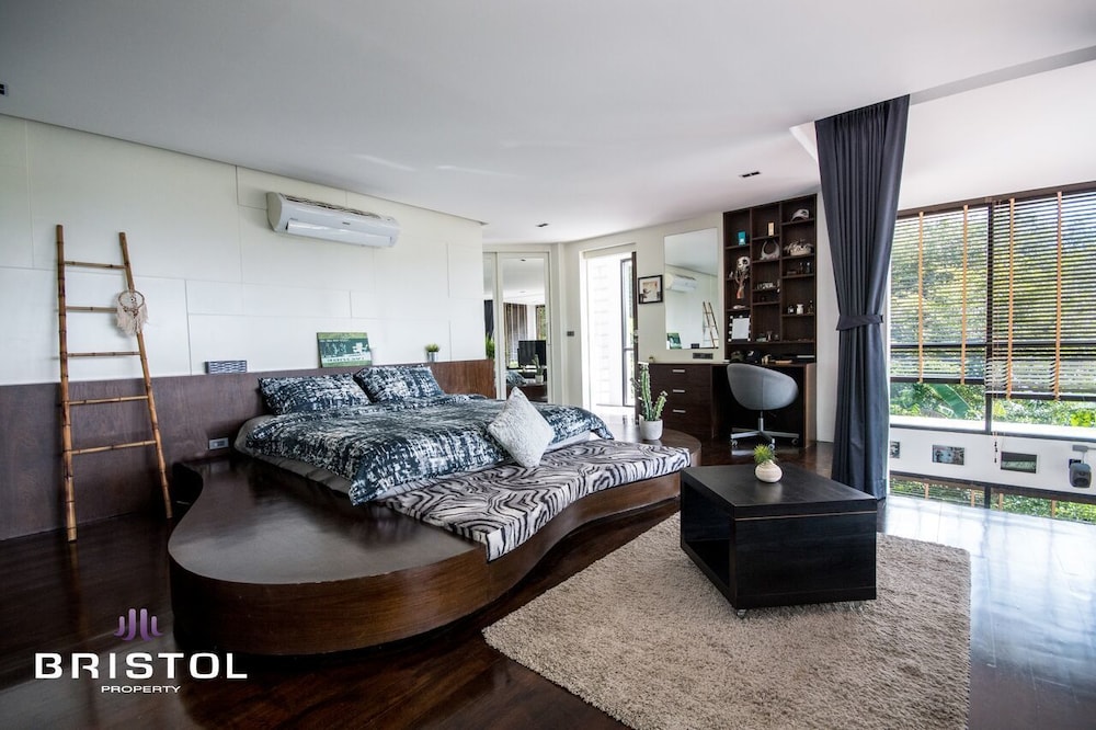 State Of The Art Four Bedrooms Sea View Pool Villa photo 1