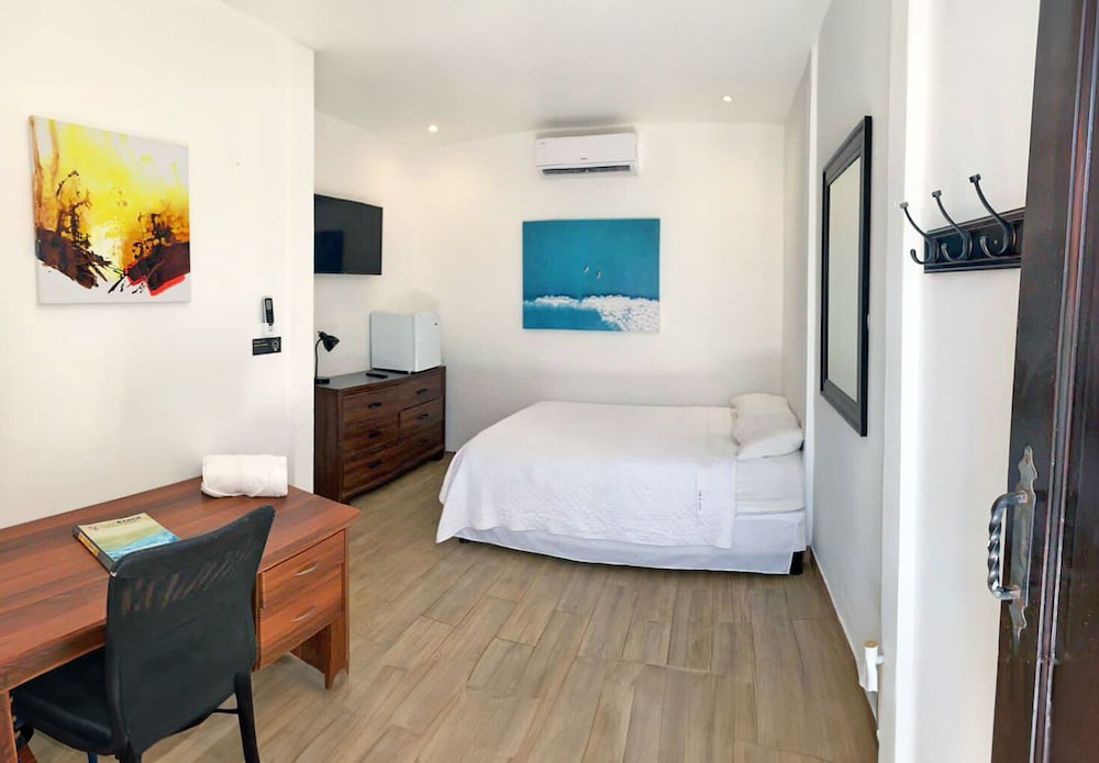 Standard Double Room, 1 Queen Bed photo 2